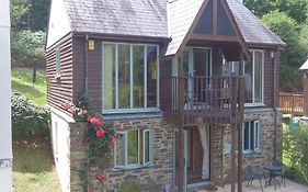 The Nineteenth, Oakridge St Mellion, Free Golf/Spa